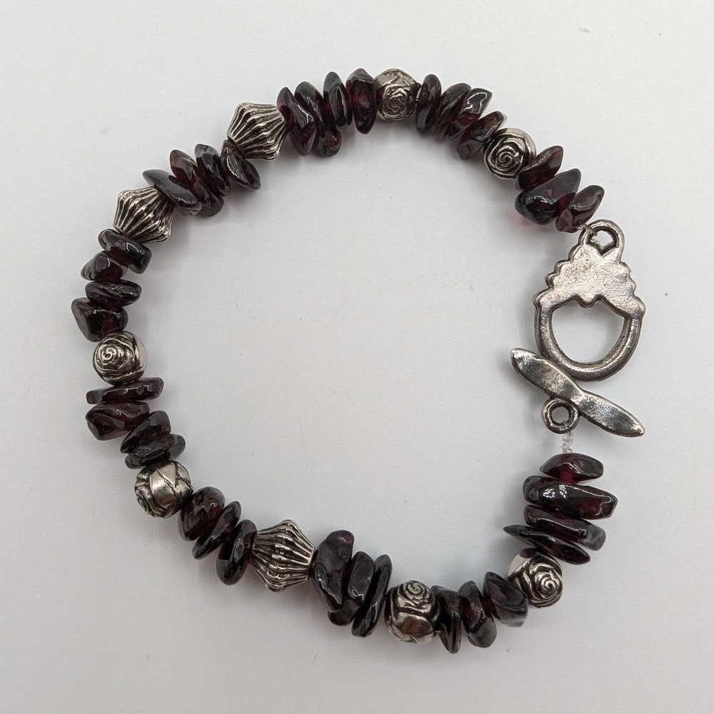 Vintage Garnet Chip Beaded Bracelet Silver Tone Floral‎ Toggle Clasp 7 Inch